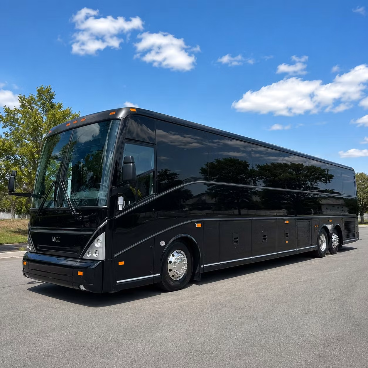 sunrise employee shuttle bus rentals for daily commutes and office campuses
